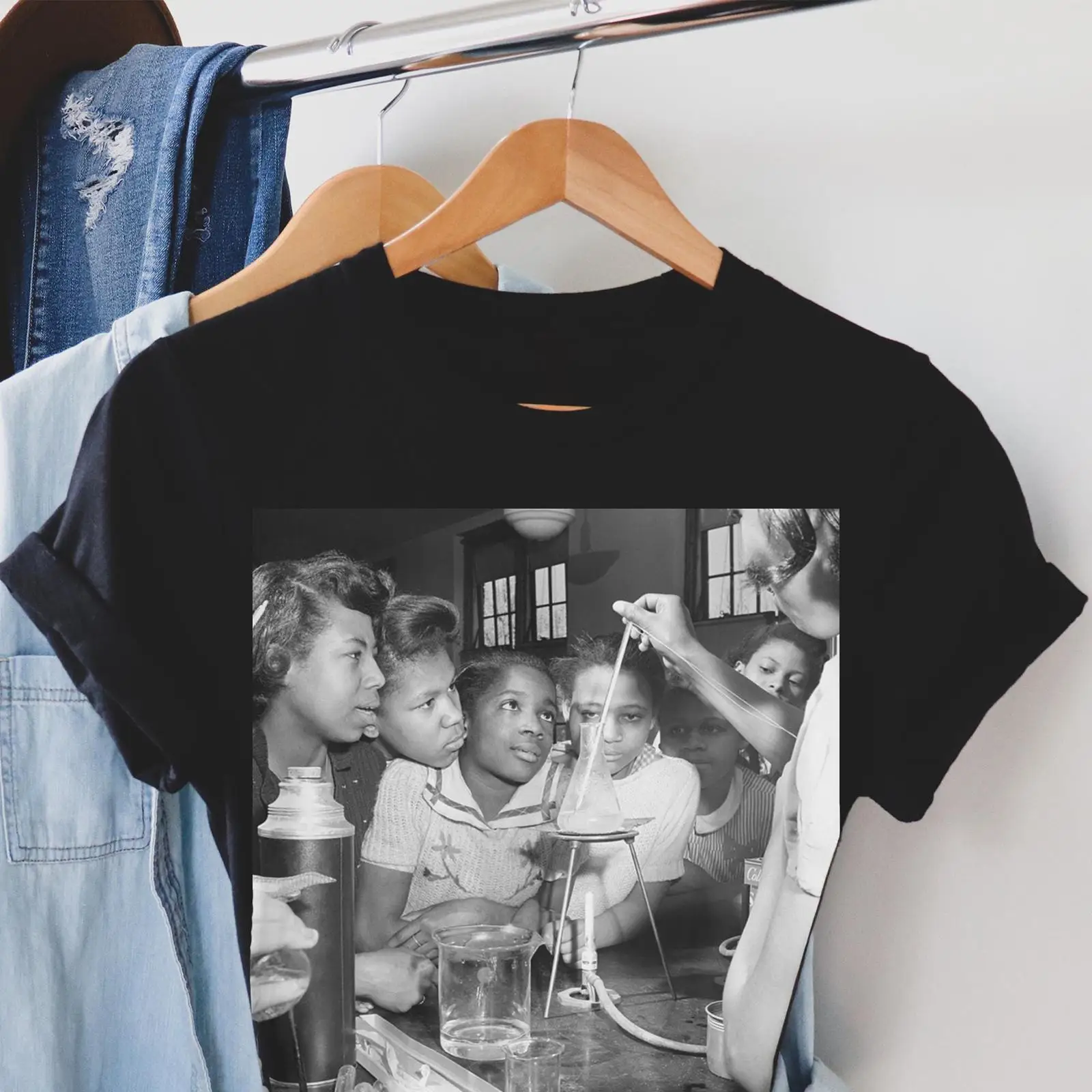 Black Girls in Science Class T – Vintage Fashion History Bewertung und Preis